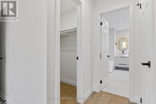 1521 Roseway Drive, Mississauga, ON 