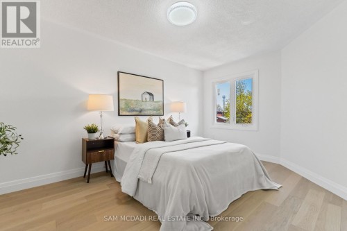 1521 Roseway Drive, Mississauga, ON 