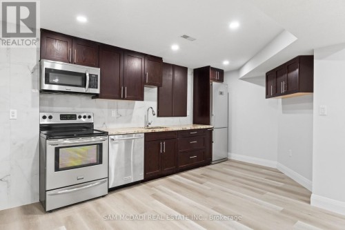 1521 Roseway Drive, Mississauga, ON 