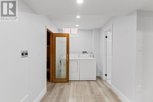 1521 Roseway Drive, Mississauga, ON 