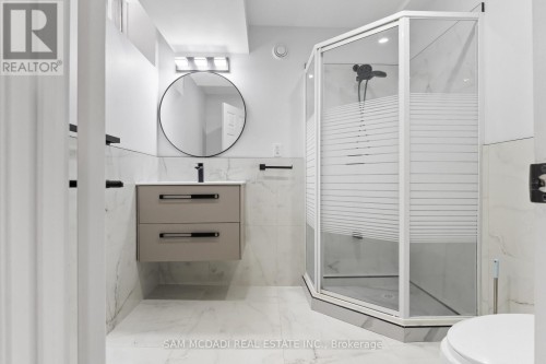 1521 Roseway Drive, Mississauga, ON 