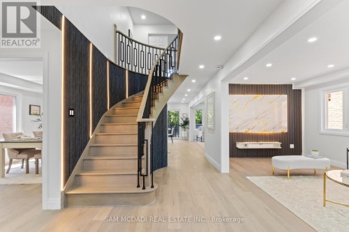 1521 Roseway Drive, Mississauga, ON 
