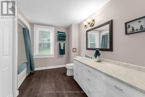 Main floor bath - 345 Battams Road, Rideau Lakes, ON 