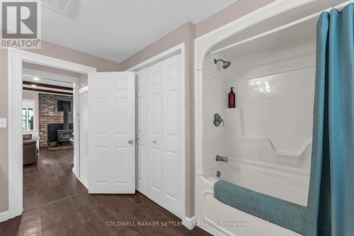Main floor bath - 345 Battams Road, Rideau Lakes, ON 