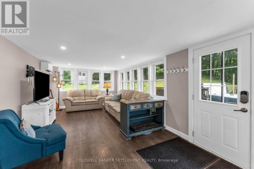 Family room - 345 Battams Road, Rideau Lakes, ON 