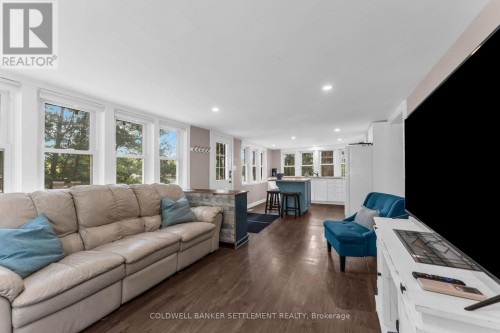 Family room - 345 Battams Road, Rideau Lakes, ON 