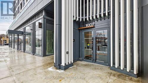 302 - 1007 THE QUEENSWAY , Toronto, Ontario M8Z 0C6 3