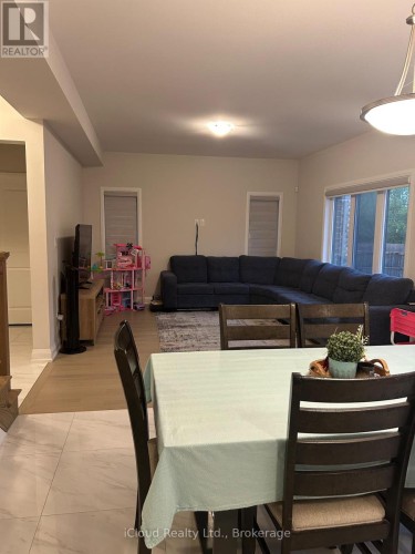 9306 WHITE OAK AVENUE , Niagara Falls, Ontario L2G 0E9 4