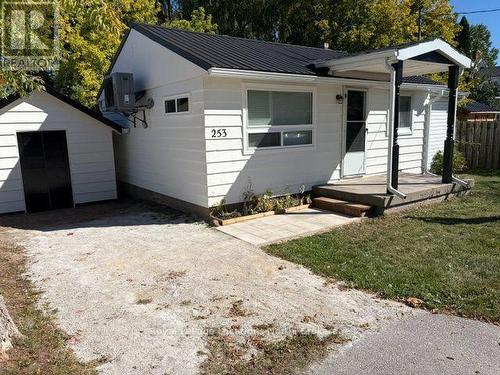 253 THOMPSON STREET , Meaford, Ontario N4L 1M3 3