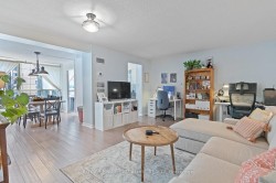 1013-633 Bay Street  Toronto, ON M5G 2G4