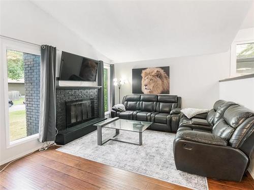 127 Swan Lake Bay, Winnipeg, MB 