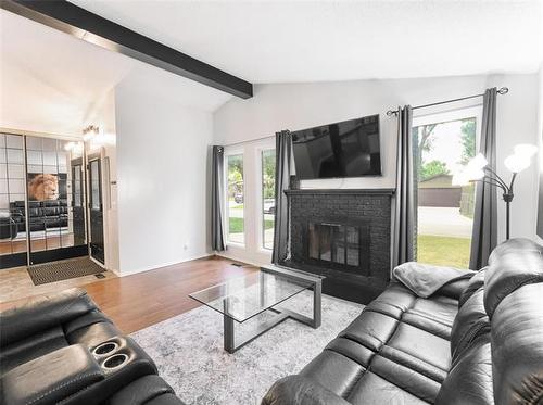 127 Swan Lake Bay, Winnipeg, MB 