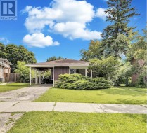 5 CLAREVILLE CRESCENT  Toronto, ON M2J 2B9