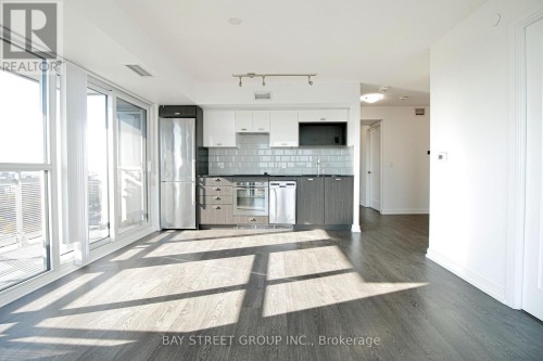 2123 - 275 VILLAGE GREEN SQUARE , Toronto, Ontario M1S 0L8 5