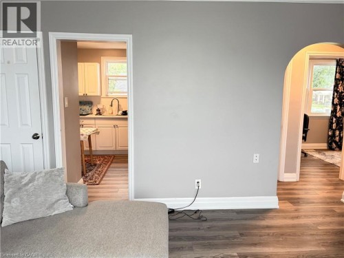 318 DOLPH Street S Unit# 1 , Cambridge, Ontario N3H 2C2 3