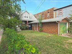 2710 SEMINOLE Windsor, ON N8Y 1X8
