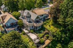 91 Mountain Park Avenue  Hamilton, ON L9A 1A1