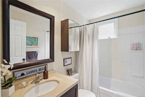 1020 4Th Ave, Ladysmith, BC 