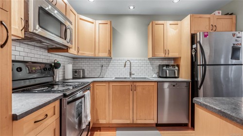 #110-724 Larkhall Rd, Langford, BC 