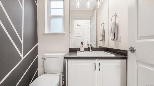 #110-724 Larkhall Rd, Langford, BC 