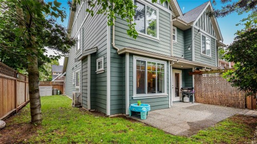 #110-724 Larkhall Rd, Langford, BC 
