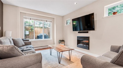 #110-724 Larkhall Rd, Langford, BC 