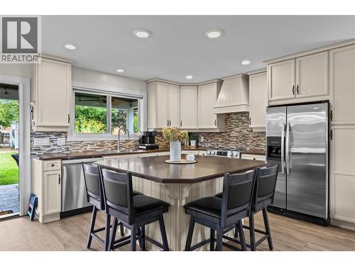 CARRIAGE KITCHEN - 910 Westbrook Drive, West Kelowna, BC 