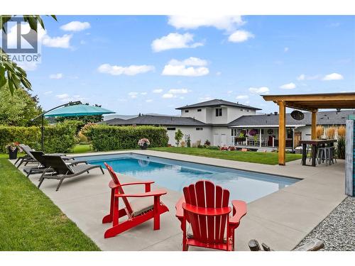 910 Westbrook Drive  West Kelowna, BC V1Z 1R3