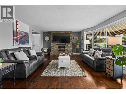 MAIN HOUSE LIVING ROOM - 910 Westbrook Drive, West Kelowna, BC 