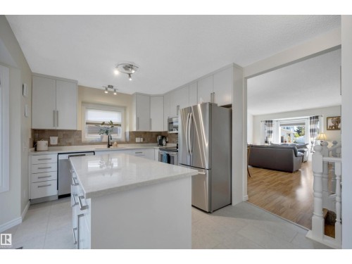 5735 152A Av Nw, Edmonton, AB 
