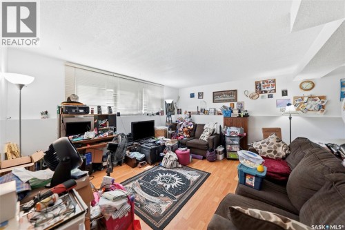 206 Carleton Drive, Saskatoon, SK 