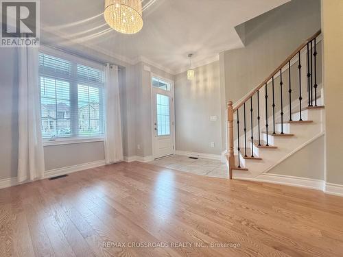 347 LUCK COURT , Newmarket, Ontario L3X 0J5 2