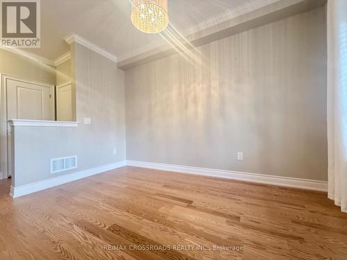 347 LUCK COURT , Newmarket, Ontario L3X 0J5 4