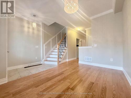 347 LUCK COURT , Newmarket, Ontario L3X 0J5 5