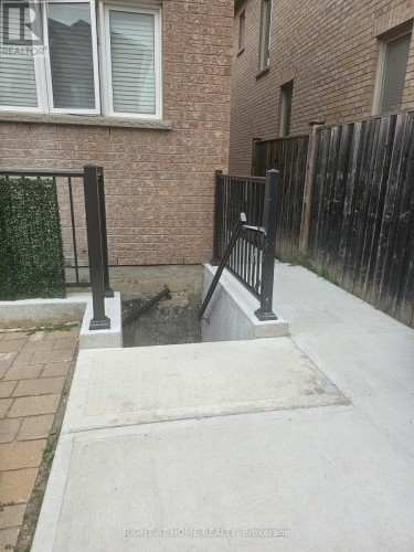 LOWER UNIT - 83 ACER CRESCENT , Whitchurch-Stouffville, Ontario L4A 0S2 3