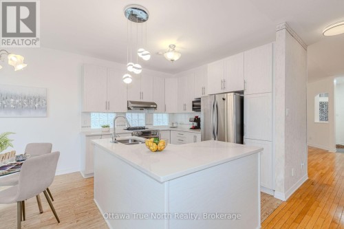 43 Evanshen Crescent, Ottawa, ON 