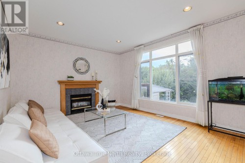 43 Evanshen Crescent, Ottawa, ON 