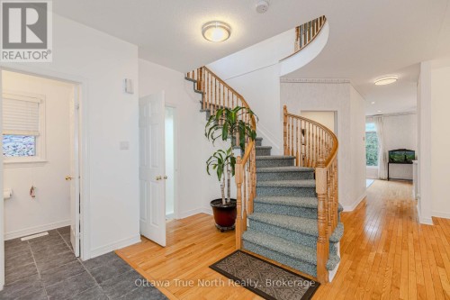 43 Evanshen Crescent, Ottawa, ON 