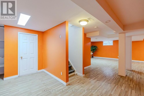 43 Evanshen Crescent, Ottawa, ON 