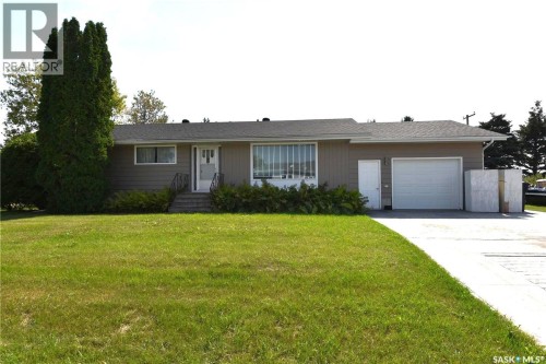 614 10Th Avenue W, Nipawin, SK 