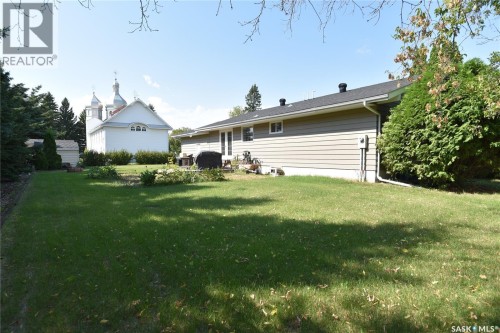 614 10Th Avenue W, Nipawin, SK 