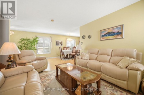 6332 Glen Meadows Road, Mississauga, ON 
