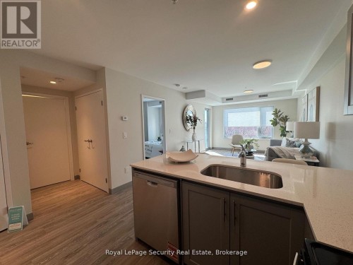 305 - 1015 INNISFIL BEACH ROAD , Innisfil, Ontario L9S 1T3 3