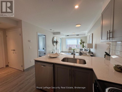 305 - 1015 INNISFIL BEACH ROAD , Innisfil, Ontario L9S 1T3 4