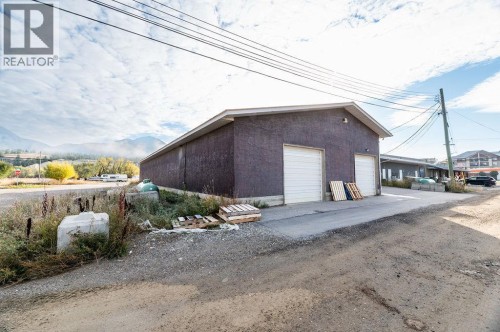 335 3Rd Avenue, Invermere, BC 