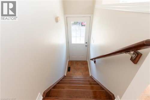 39 MYERS Lane , Ancaster, Ontario L9G 0A5 4