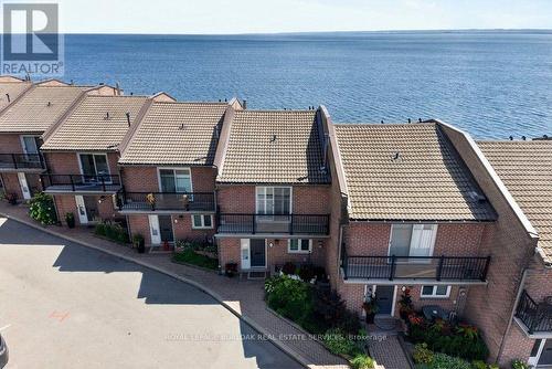4 - 2136 OLD LAKESHORE ROAD  Burlington, ON L7R 1A3