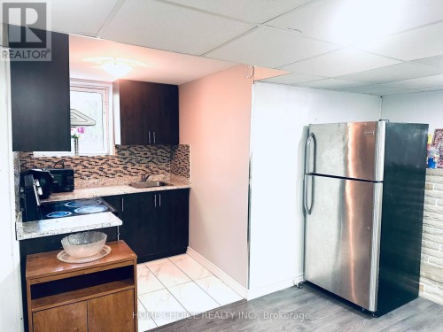 LOWER LEVEL - 130 EARNSCLIFFE CIRCLE , Brampton, Ontario L6T 2B5 3