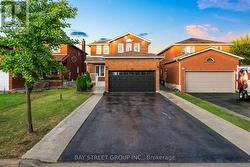 34 LAMP CRESCENT Vaughan, ON L4L 6J9