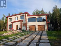 2216 CHAMPLAIN ROAD Tiny, ON L9M 0C4
